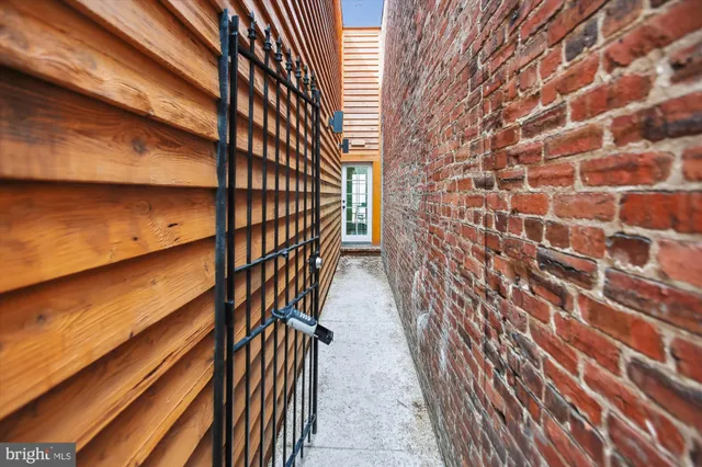 $839,000 | 903 11th Street Southeast, Washington, DC 20003