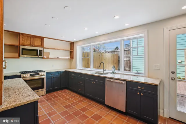 $839,000 | 903 11th Street Southeast, Washington, DC 20003