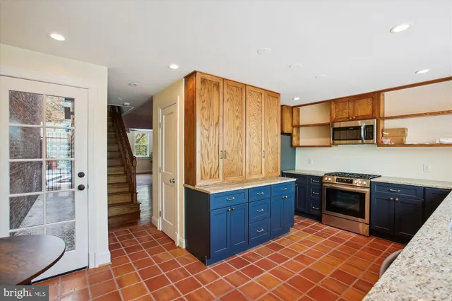 $839,000 | 903 11th Street Southeast, Washington, DC 20003