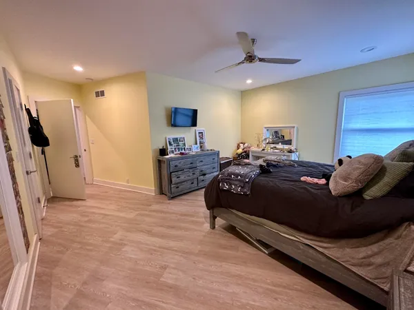 $6,500 | 4515 North Lake Drive, Whitefish Bay, WI 53211