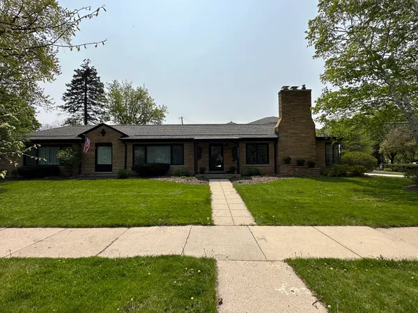 $6,500 | 4515 North Lake Drive, Whitefish Bay, WI 53211