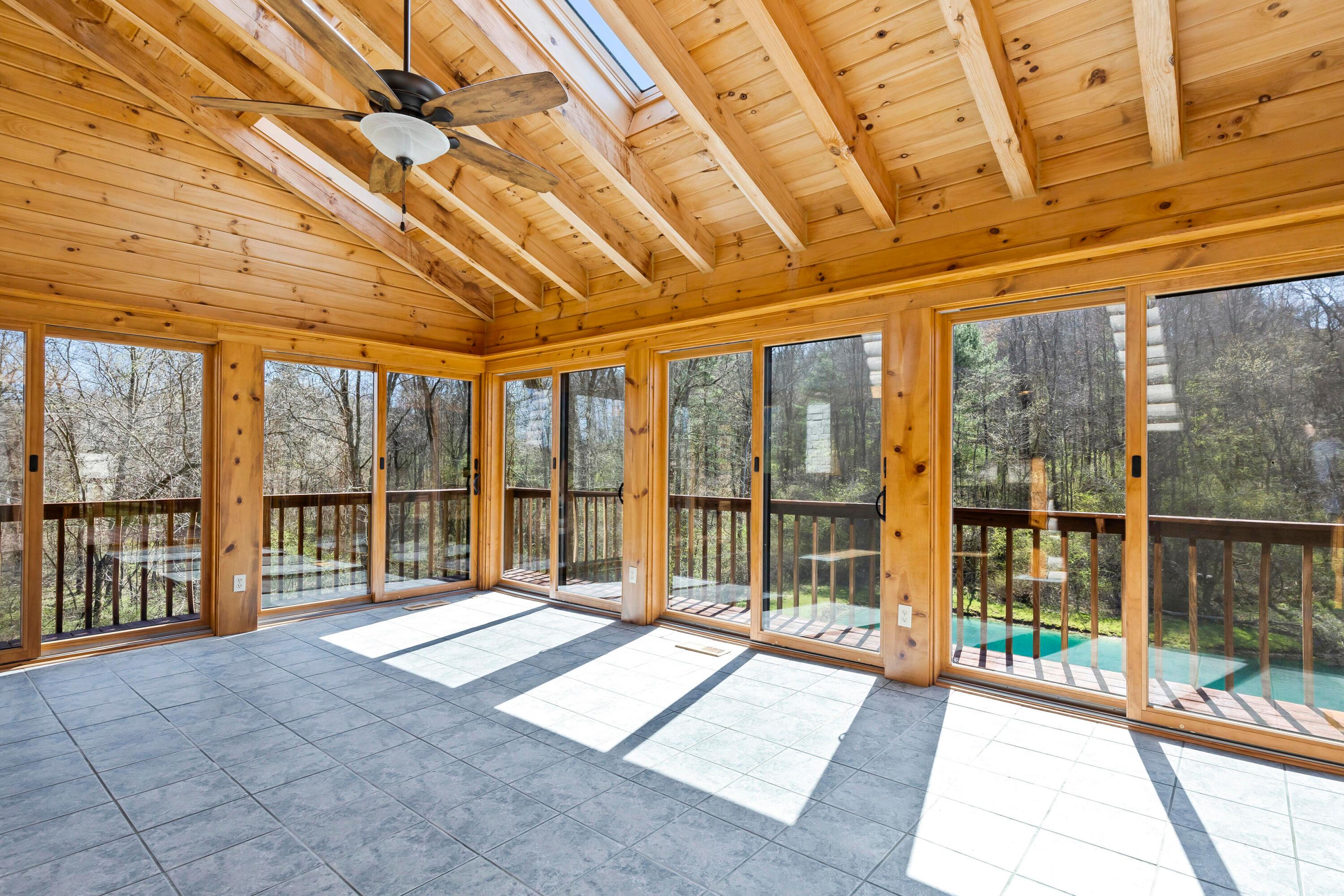 7700 Ballou Road Newark, OH 43056 - Photo 11 of 78 11. 4 Season Room
