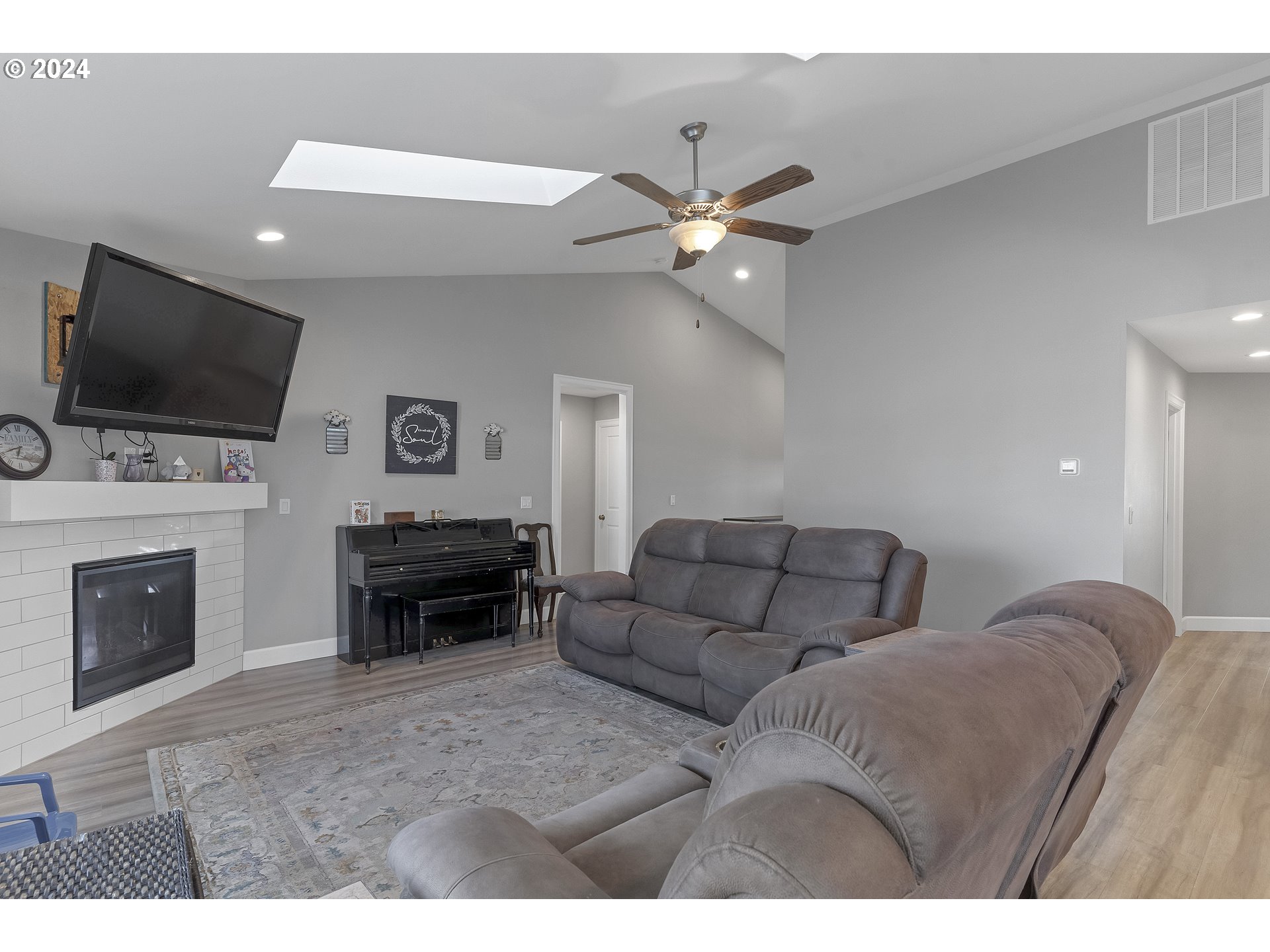 6414 Cross Street Albany, OR 97321 - Photo 4 of 28 Gallery Image 4