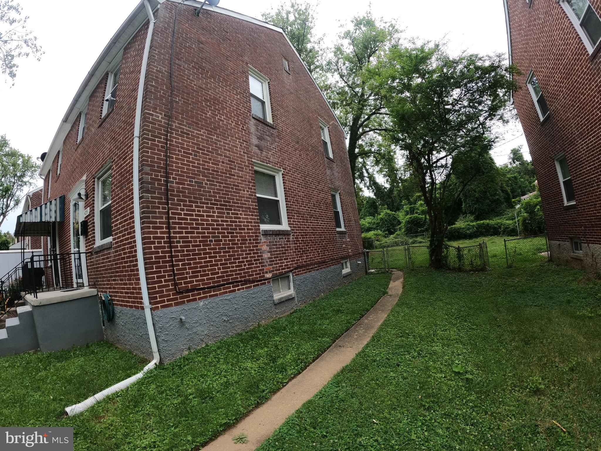 430 South Wickham Road Baltimore, MD 21229 - Photo 3 of 15