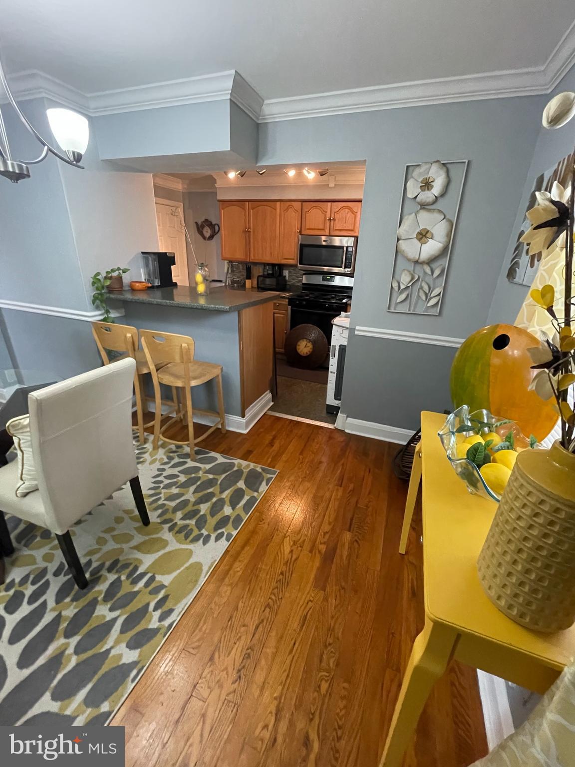 430 South Wickham Road Baltimore, MD 21229 - Photo 6 of 15
