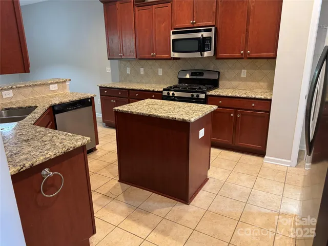 $470,000 | 7108 Kinley Commons Lane, Charlotte, NC 28278