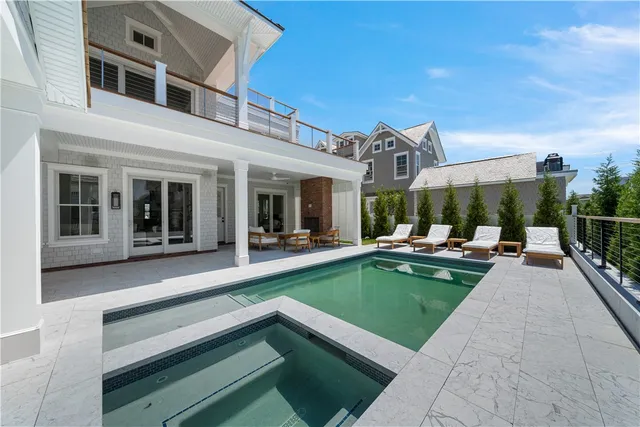 $4,695,000 | 813 Ocean Road, Narragansett, RI 02882