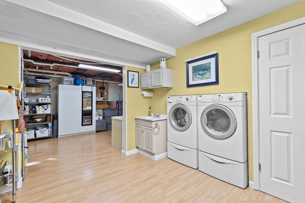 150 Ryder Road Rochester, MA 02770 - Photo 26 of 42 a utility room with dryer and washer