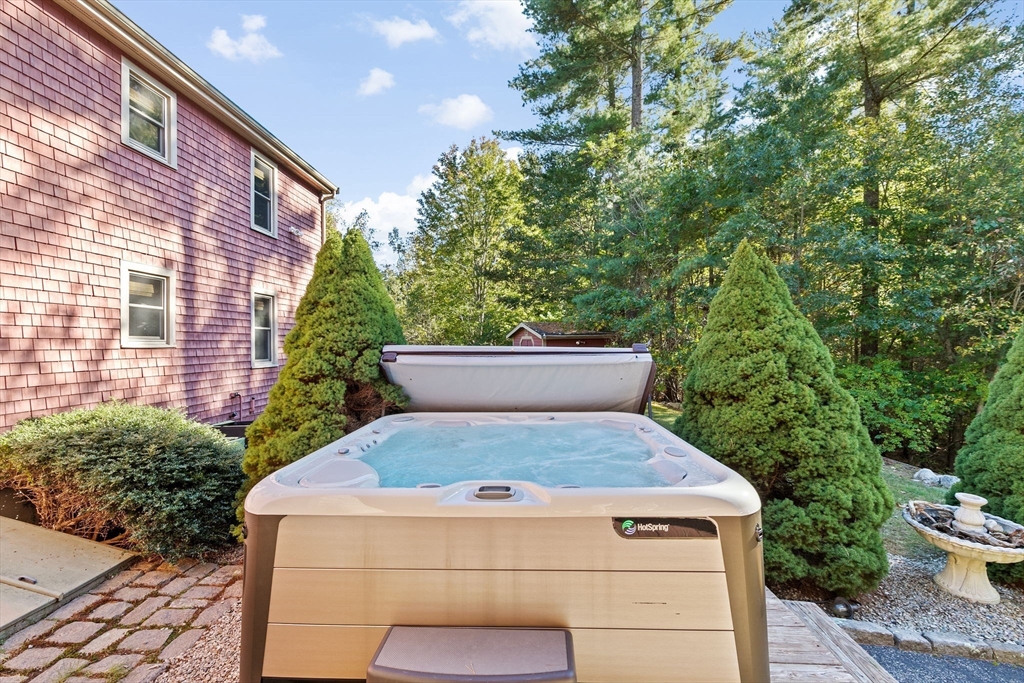 150 Ryder Road Rochester, MA 02770 - Photo 28 of 42 a view of outdoor space and yard