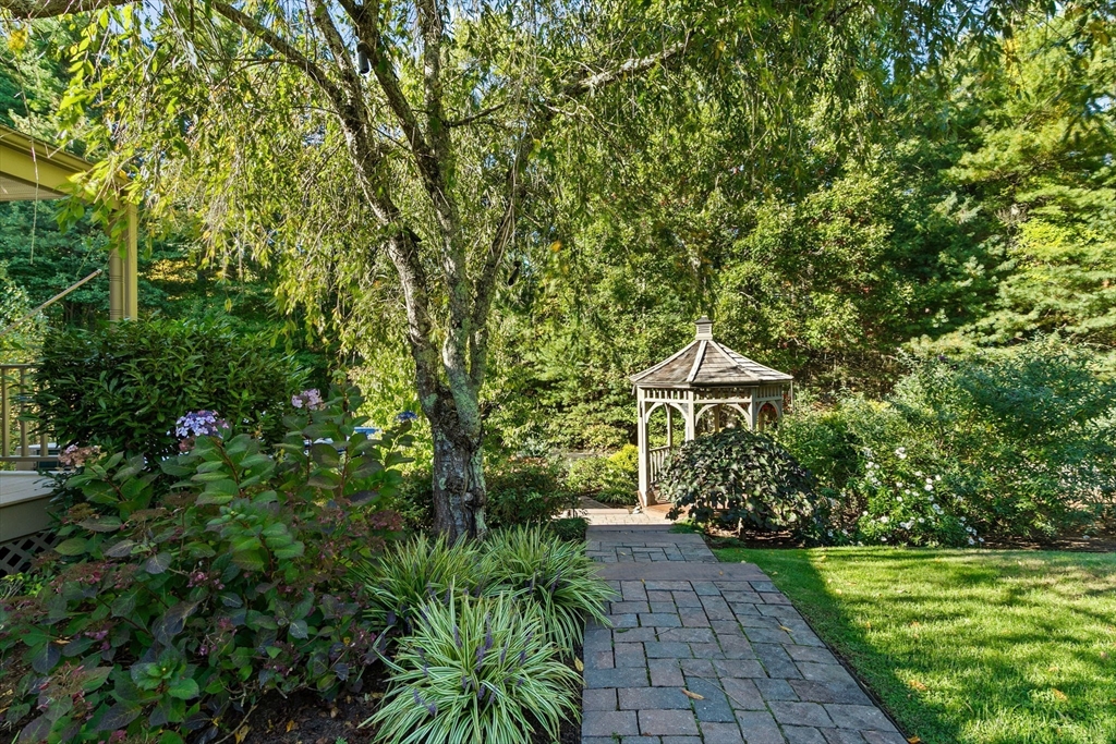 150 Ryder Road Rochester, MA 02770 - Photo 37 of 42 a view of a garden with plants