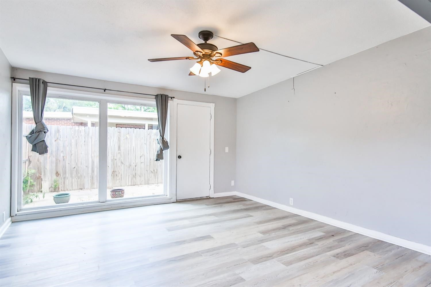 2811 64th Street Lubbock, TX 79413 - Photo 5 of 26 Photo 5