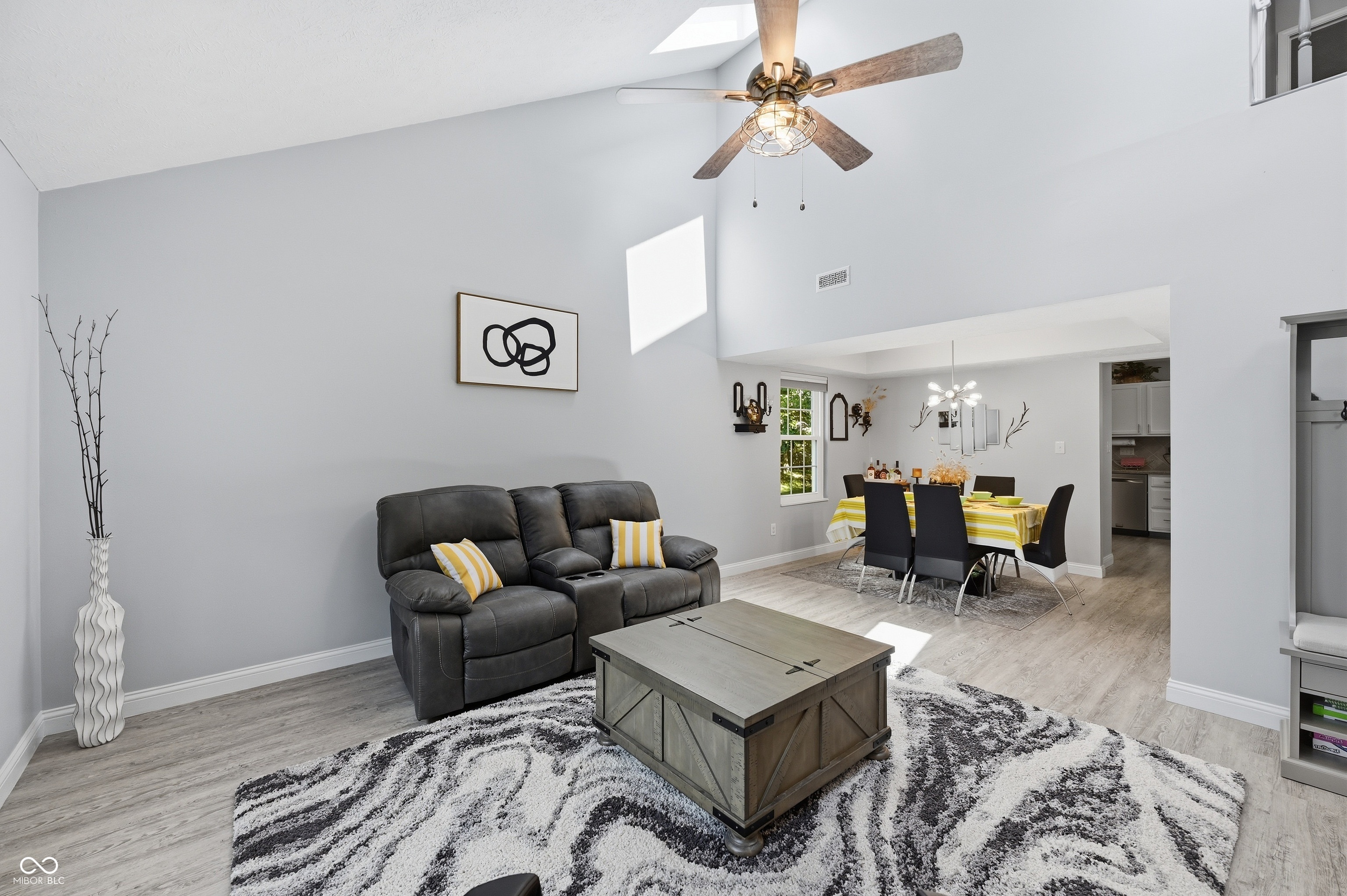 275 Inland Circle Avon, IN 46123 - Photo 5 of 57