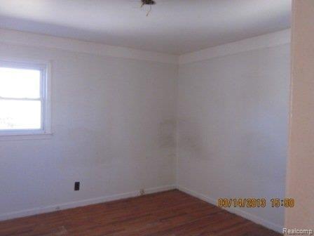 28920 Beechnut Street Inkster, MI 48141 - Photo 9 of 23 IMG_1786.JPG
