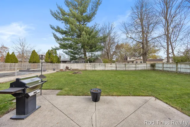 $390,000 | 7918 22nd Avenue, Jenison, MI 49428