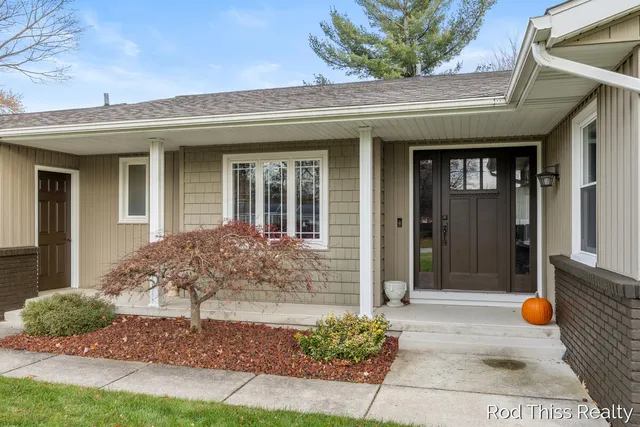 $390,000 | 7918 22nd Avenue, Jenison, MI 49428