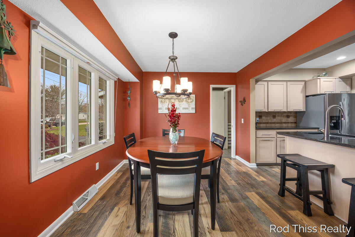 7918 22nd Avenue Jenison, MI 49428 - Photo 9 of 41 7918-22nd_010