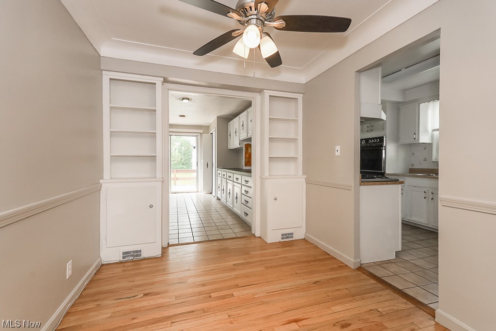 4178 Stilmore Road Cleveland, OH 44121 - Photo 7 of 35