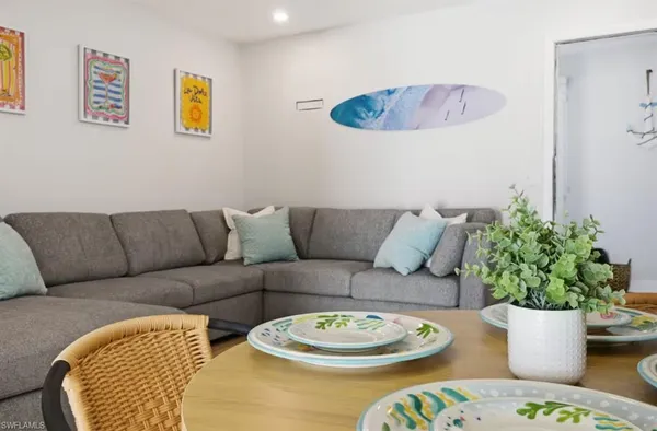$4,500 | 2147 Washington Avenue, Unit A, Naples, FL 34112