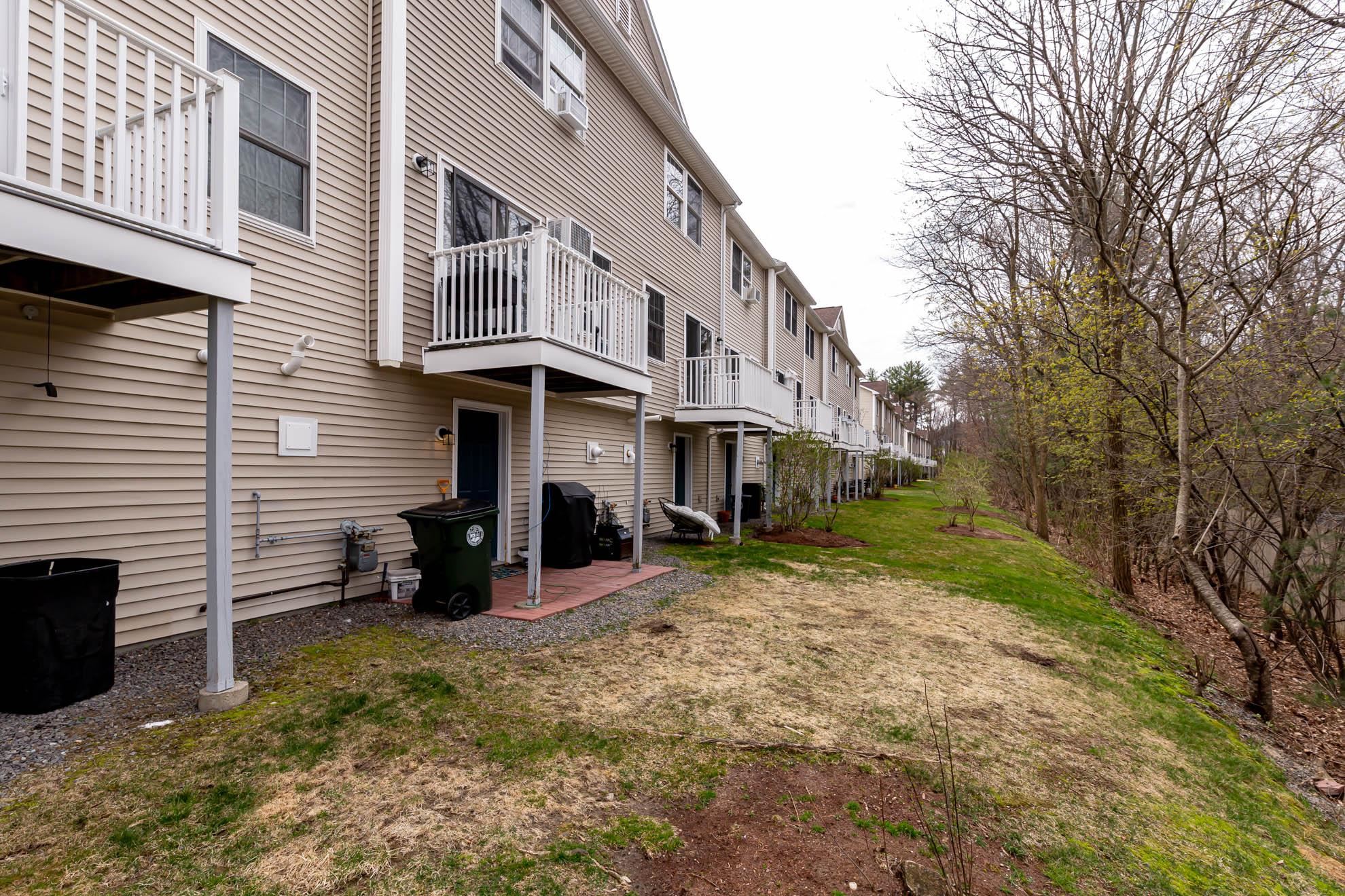 1029 South Mammoth Road, Unit 30 Manchester, NH 03109 - Photo 3 of 27
