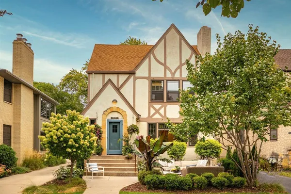 $2,995 | 4325 Chowen Avenue South, Unit 1, Minneapolis, MN 55410