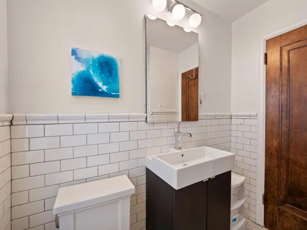 $2,995 | 4325 Chowen Avenue South, Unit 1, Minneapolis, MN 55410