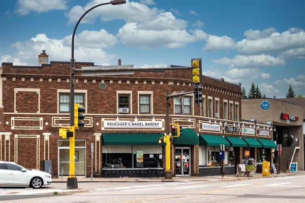 $2,995 | 4325 Chowen Avenue South, Unit 1, Minneapolis, MN 55410