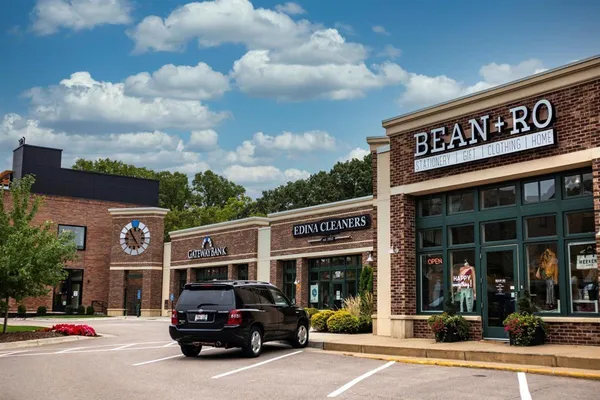 $2,995 | 4325 Chowen Avenue South, Unit 1, Minneapolis, MN 55410