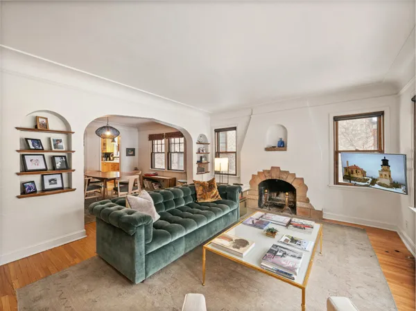 $2,995 | 4325 Chowen Avenue South, Unit 1, Minneapolis, MN 55410