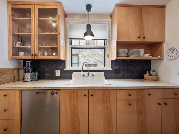 $2,995 | 4325 Chowen Avenue South, Unit 1, Minneapolis, MN 55410