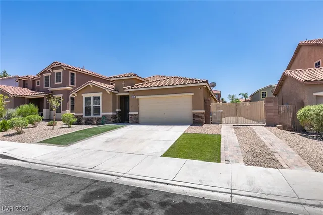 $2,600 | 823 Wintersweet Road, Henderson, NV 89015