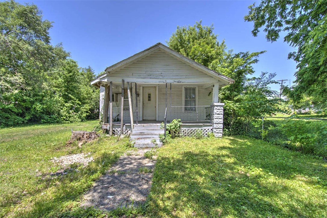 956 Curtis Avenue Decatur, IL 62526 - Photo 1 of 8