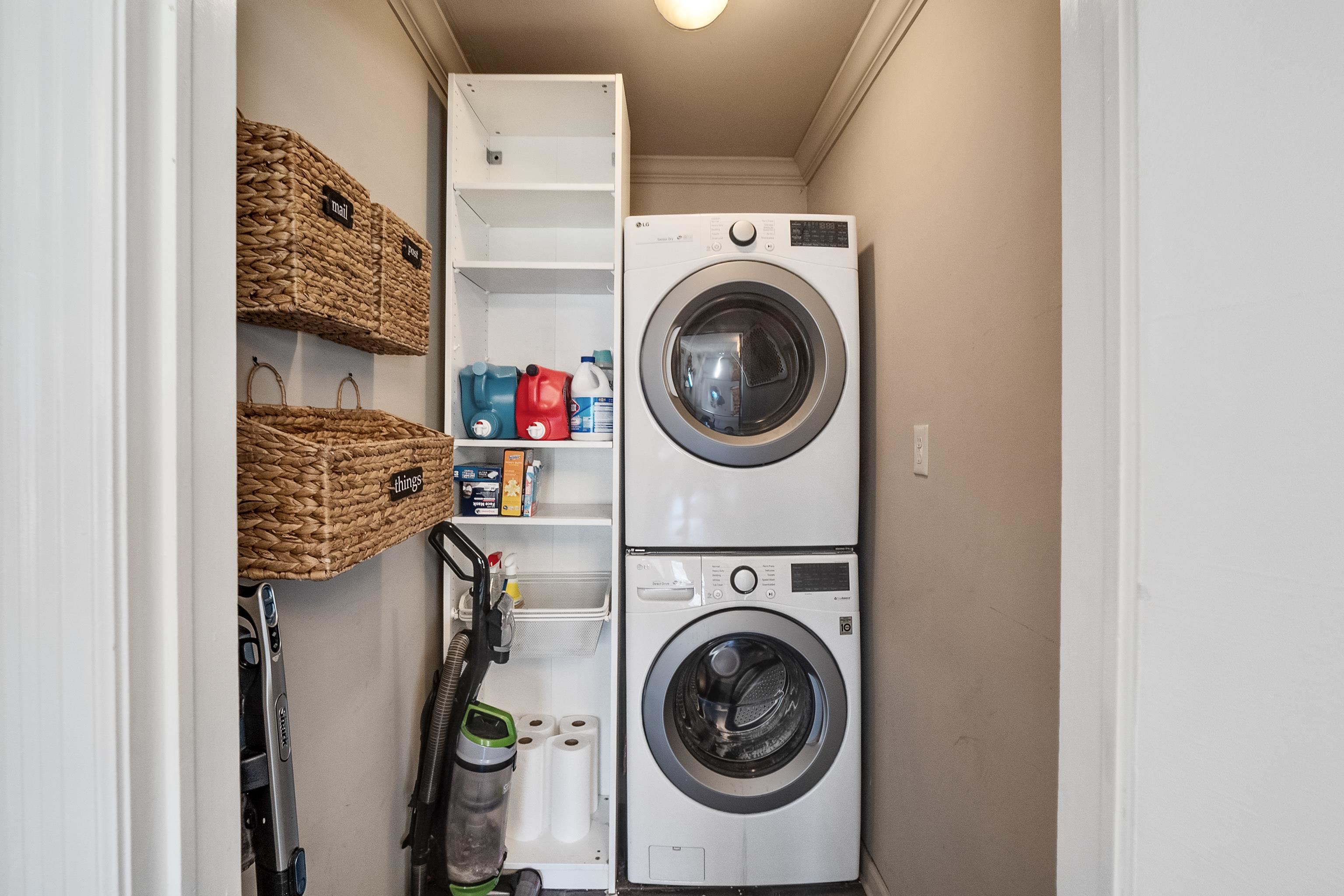 4063 Minden Road Memphis, TN 38117 - Photo 29 of 35 a utility room with dryer and washer