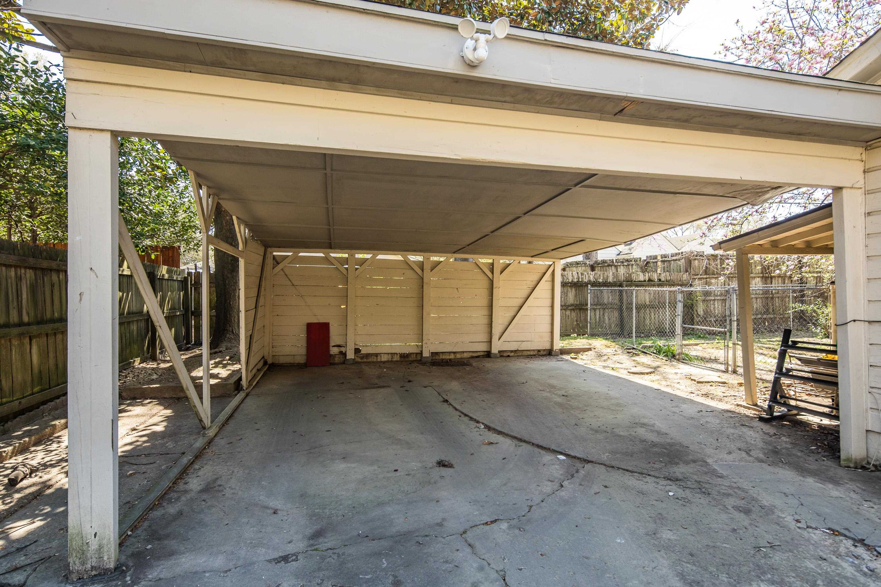 4063 Minden Road Memphis, TN 38117 - Photo 35 of 35 a view of a room with wooden floor and a roof top