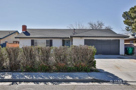 217 West Rader Avenue Ridgecrest, CA 93555 - Photo 1 of 28