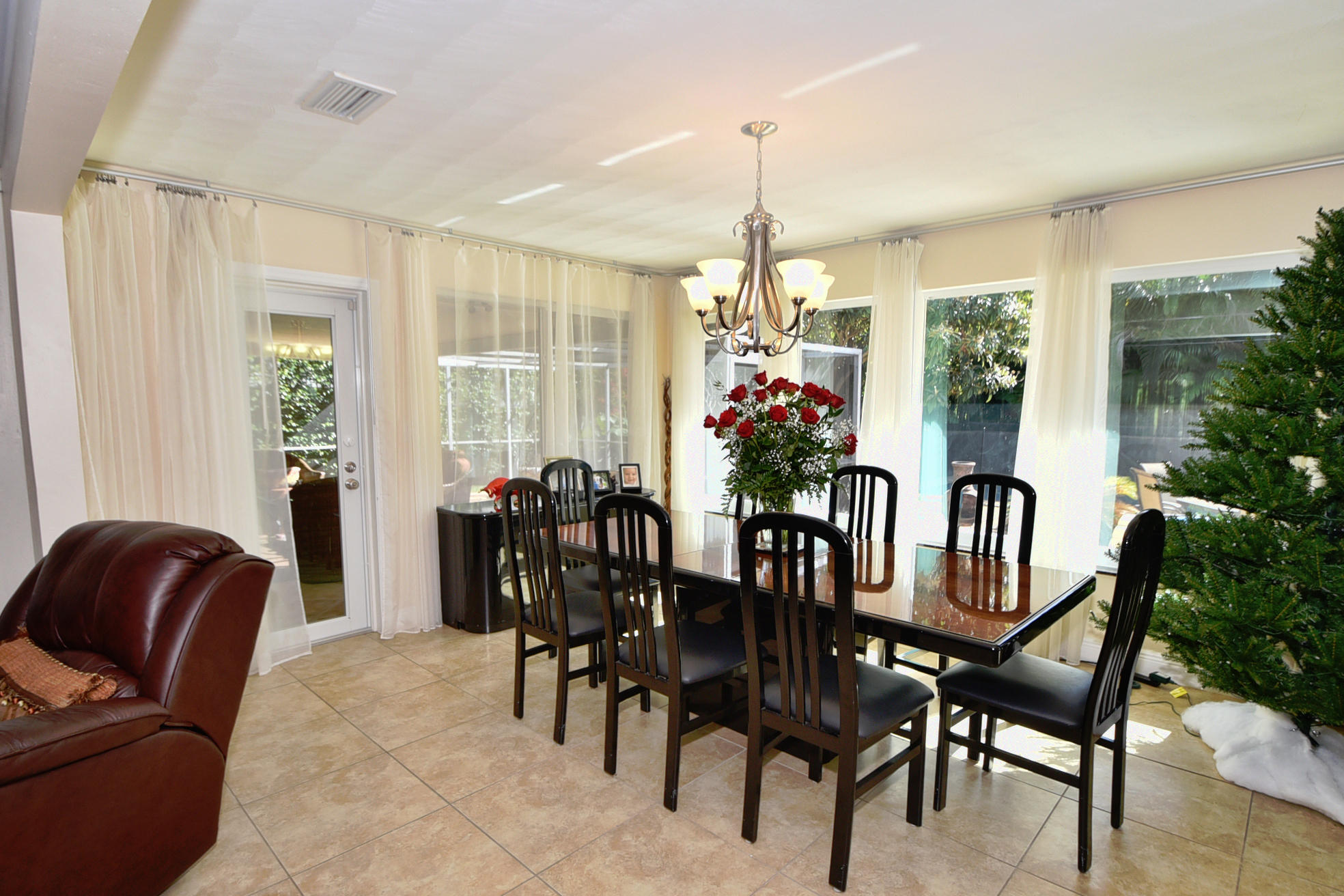 400 Northeast 2nd Street Boca Raton, FL 33432 - Photo 11 of 40 a view of a livingroom and dining room
