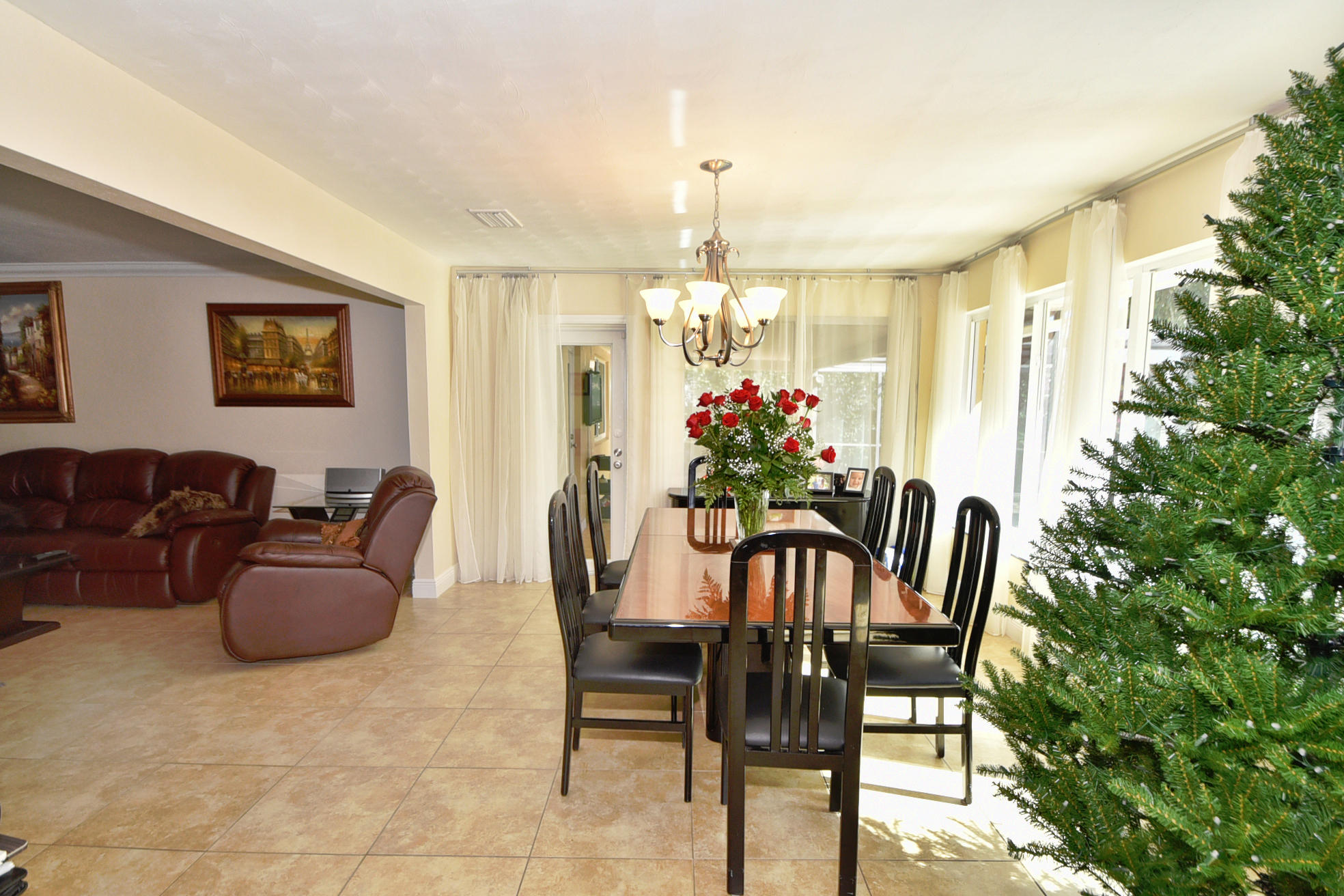 400 Northeast 2nd Street Boca Raton, FL 33432 - Photo 12 of 40 a view of a livingroom with furniture and window