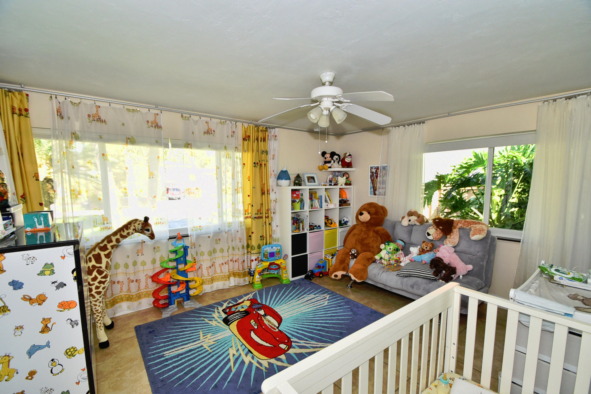 400 Northeast 2nd Street Boca Raton, FL 33432 - Photo 20 of 40 a living room with furniture and a large window