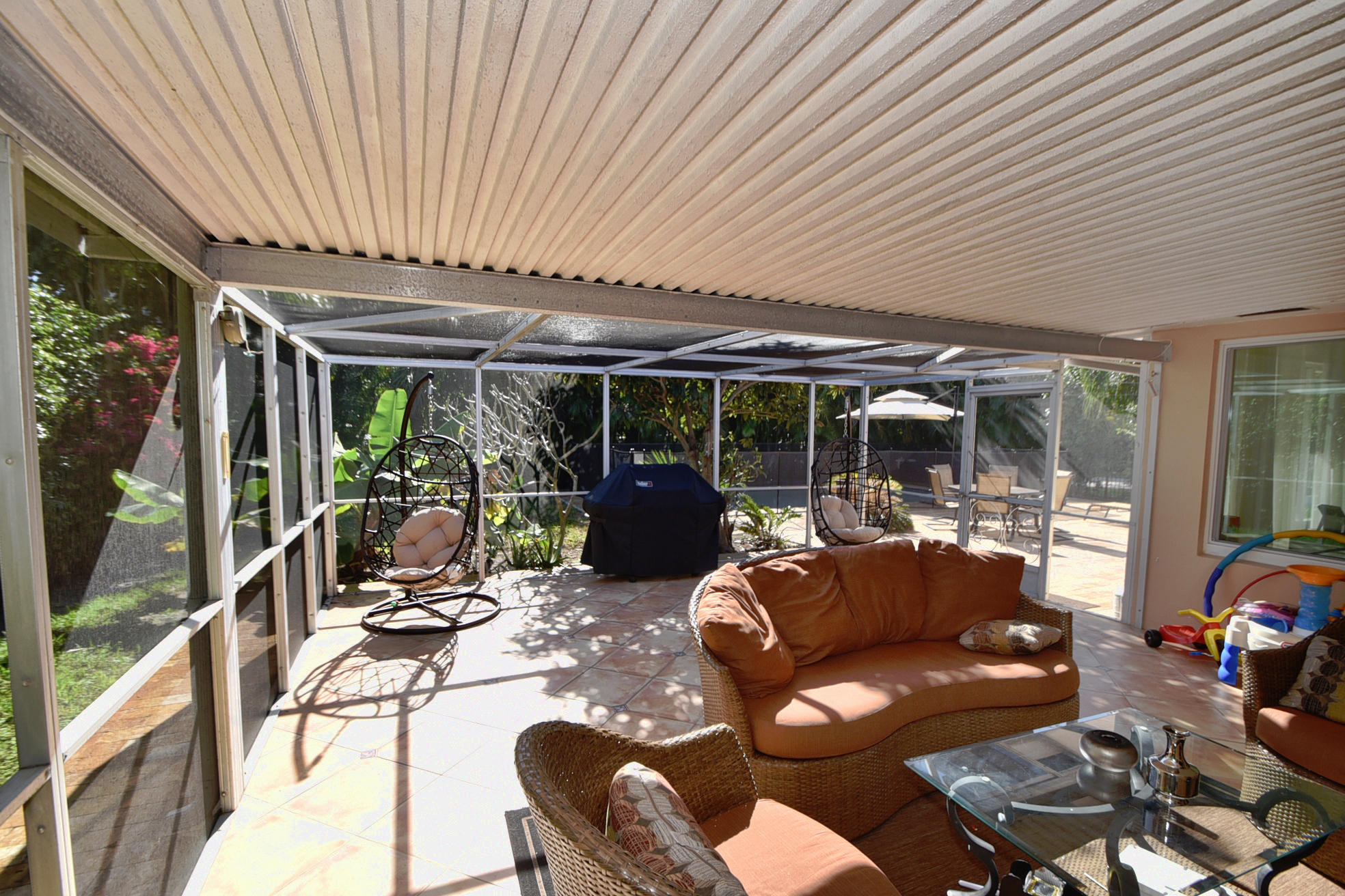 400 Northeast 2nd Street Boca Raton, FL 33432 - Photo 29 of 40 a building outdoor space with patio furniture