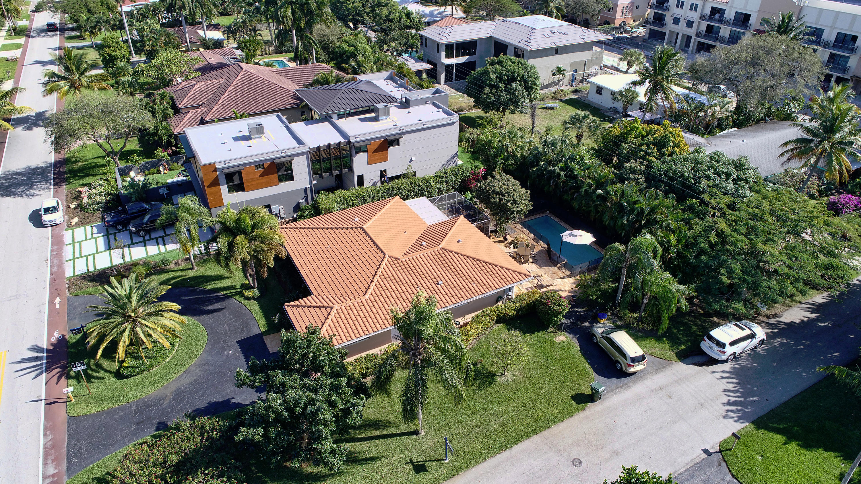 400 Northeast 2nd Street Boca Raton, FL 33432 - Photo 40 of 40 an aerial view of multiple houses with yard