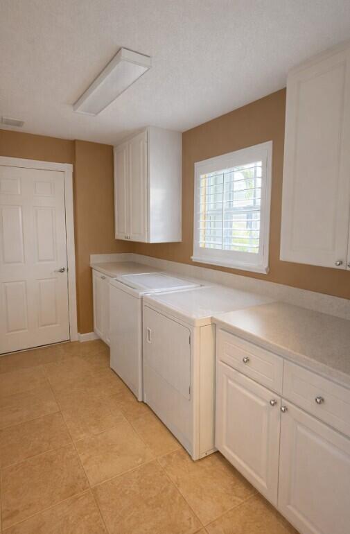 8346 Quito Place Wellington, FL 33414 - Photo 13 of 16 Laundry