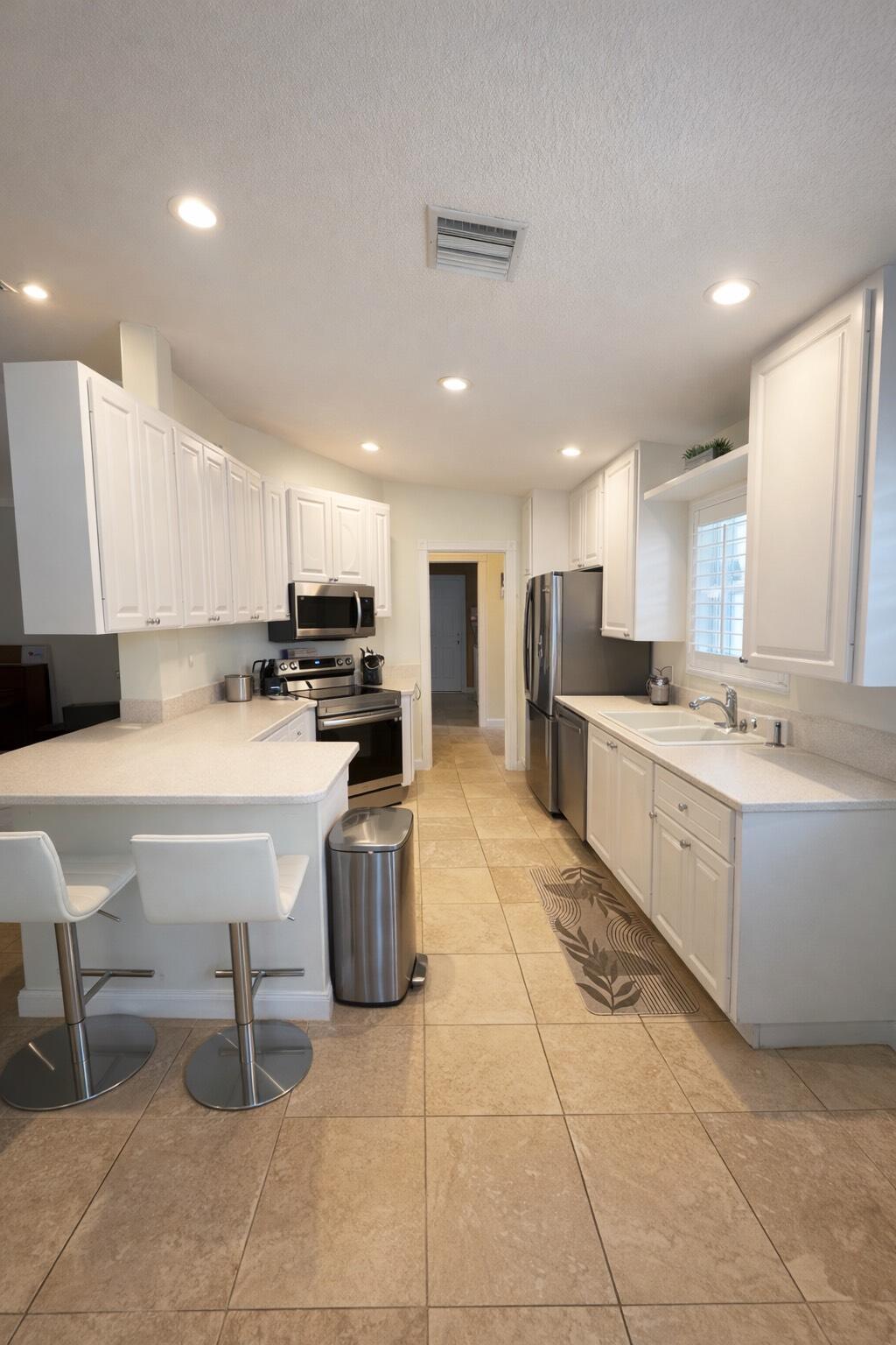 8346 Quito Place Wellington, FL 33414 - Photo 4 of 16 1