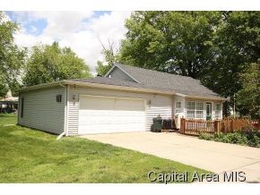 607 North Main Street Athens, IL 62613 - Photo 4 of 24 Gallery Image 4