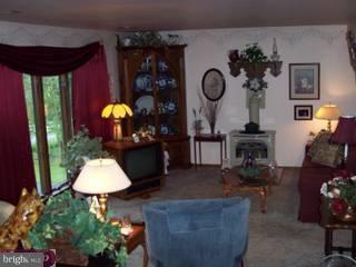 310 Hampshire Road Reading, PA 19608 - Photo 2 of 6