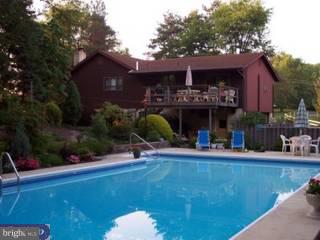 310 Hampshire Road Reading, PA 19608 - Photo 5 of 6