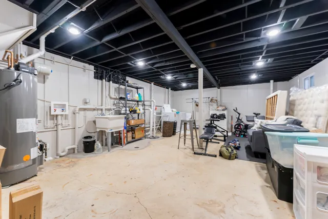 $3,000 | 1700 North Linden Avenue, Waukegan, IL 60085