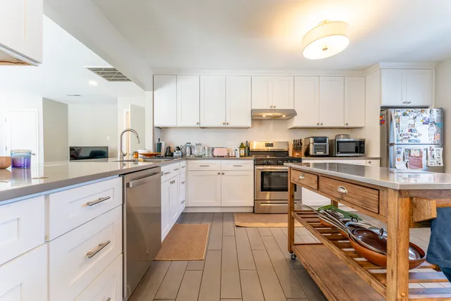 $3,000 | 1700 North Linden Avenue, Waukegan, IL 60085