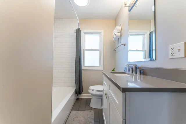 $3,000 | 1700 North Linden Avenue, Waukegan, IL 60085