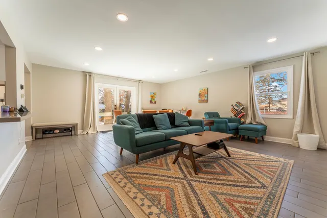 $3,000 | 1700 North Linden Avenue, Waukegan, IL 60085