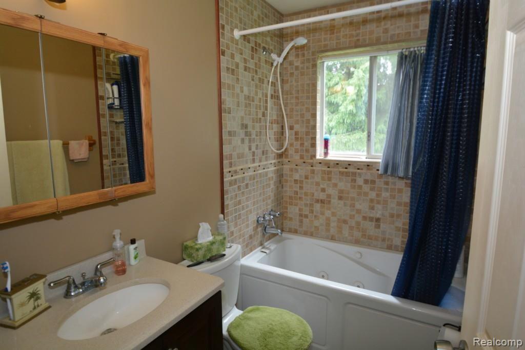 3530 Lippincott Road Lapeer, MI 48446 - Photo 32 of 60 3530 Lippincott (48).jpg