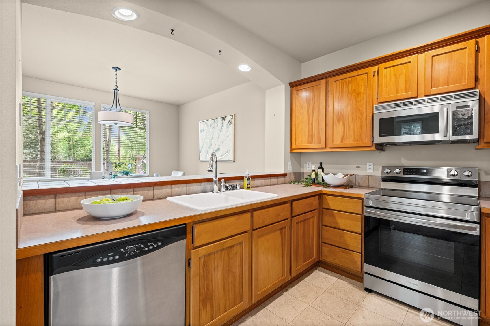 10939 Southeast 187th Lane Renton, WA 98055 - Photo 9 of 25 Gallery Image 9